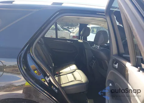 2015 Mercedes-Benz Ml 400 4Matic z USA, uszkodzony, nr VIN 4JGDA5GBXFA545124